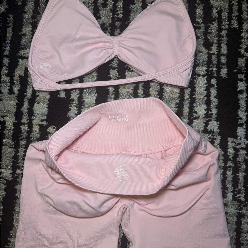 DFYNE pink workout set - Picture 4 of 5
